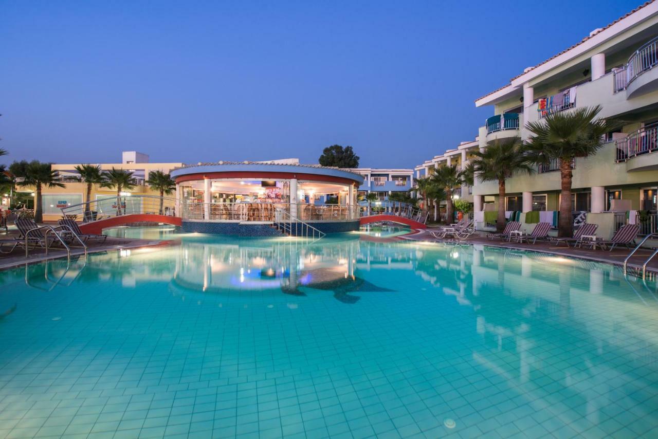 Caretta Beach Resort & Waterpark Kalamaki  Exterior photo