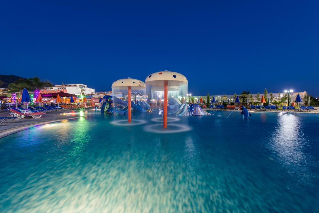 Caretta Beach Resort & Waterpark Kalamaki  Exterior photo