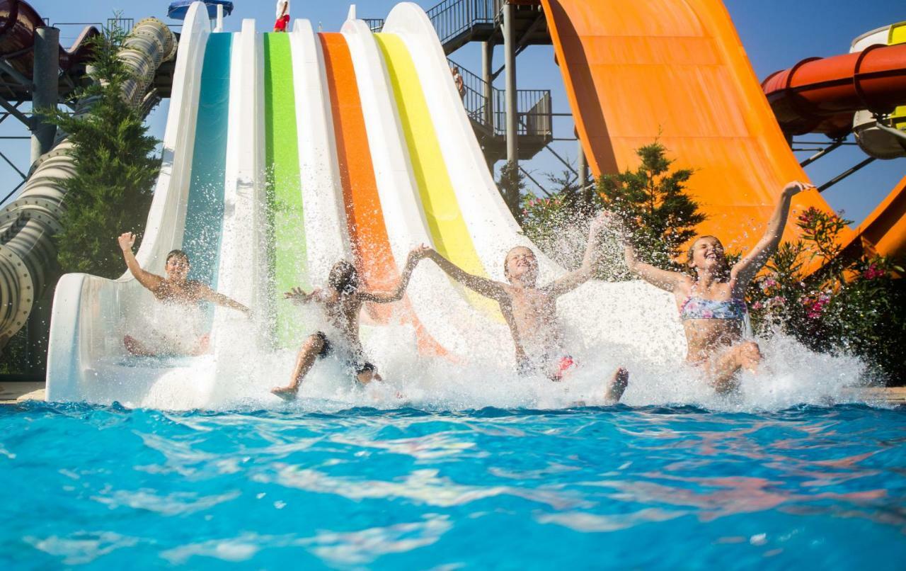 Caretta Beach Resort & Waterpark Kalamaki  Exterior photo