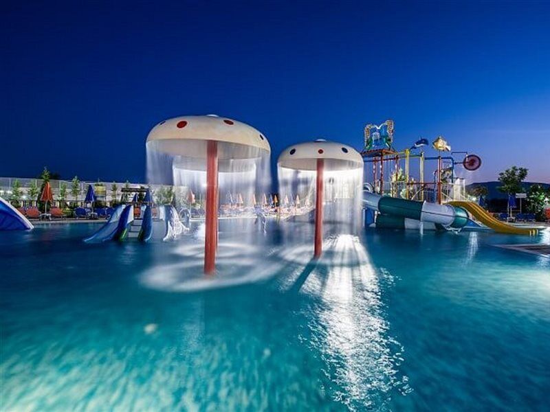 Caretta Beach Resort & Waterpark Kalamaki  Exterior photo